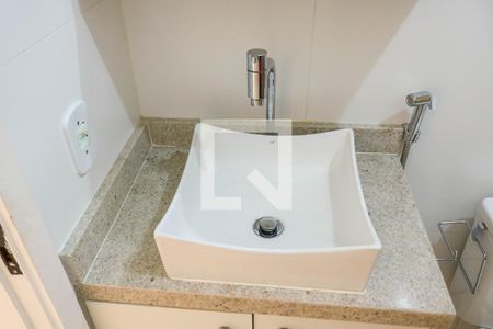 Apartamento à venda com 71m², 2 quartos e 1 vaga Apartamento à venda com 71m², 2 quartos e 1 vagaBanheiro