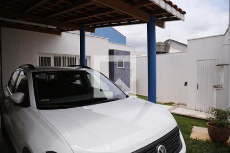 Casa à venda com 100m², 3 quartos e 3 vagasGaragem Coberta 2