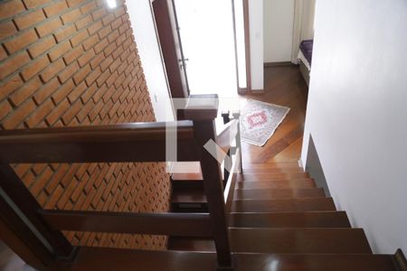 Casa à venda com 100m², 3 quartos e 3 vagasEscada