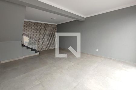 Casa para alugar com 116m², 3 quartos e 4 vagasQuintal - Garagem