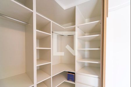 Apartamento à venda com 73m², 2 quartos e 1 vaga Apartamento à venda com 73m², 2 quartos e 1 vagaCloset