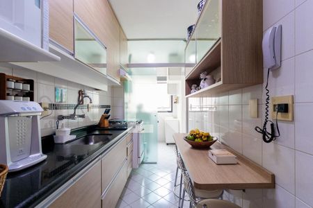 Apartamento à venda com 75m², 3 quartos e 2 vagasCozinha