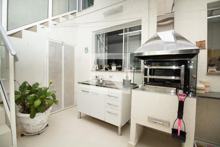 Casa à venda com 345m², 4 quartos e 3 vagasVaranda gourmet - churrasqueira e pia