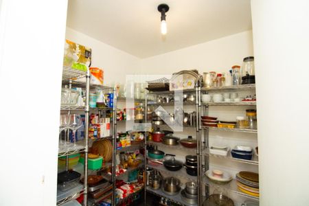 Casa à venda com 345m², 4 quartos e 3 vagasDespensa