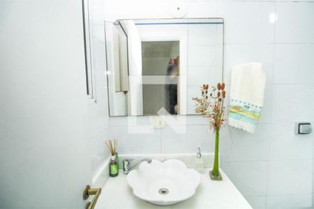 Casa à venda com 345m², 4 quartos e 3 vagasBanheiro 1- Bancada pia com espelho