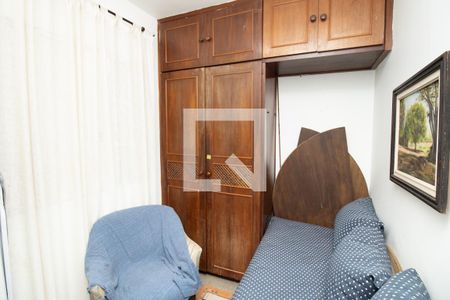 Casa à venda com 345m², 4 quartos e 3 vagasQuarto de serviço - Poltrona