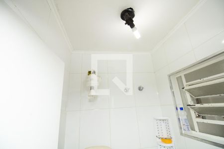 Casa à venda com 345m², 4 quartos e 3 vagasBanheiro de serviço - Janela e chuveiro