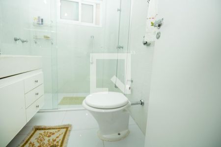 Casa à venda com 345m², 4 quartos e 3 vagasBanheiro 2 - Louça sanitária