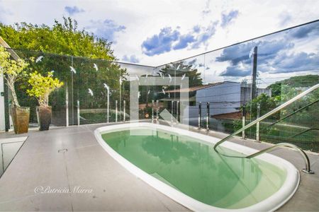 Casa à venda com 345m², 4 quartos e 3 vagasPiso superior, piscina com aquecimento a gás