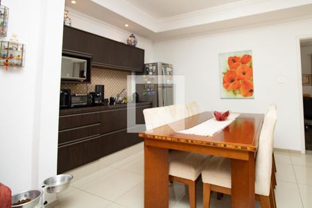 Casa à venda com 345m², 4 quartos e 3 vagasCozinha gourmet- mesa e cadeiras
