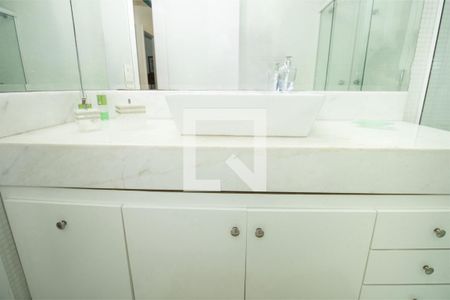 Casa à venda com 345m², 4 quartos e 3 vagasBanheiro 2 - Bancada pia e armário