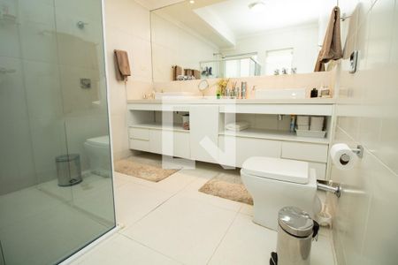 Casa à venda com 345m², 4 quartos e 3 vagasBanheiro master, panorâmica