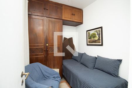 Casa à venda com 345m², 4 quartos e 3 vagasQuarto de serviço - Armário