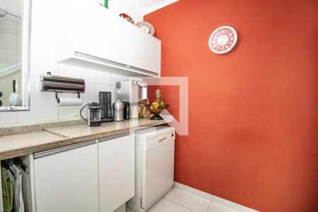 Casa à venda com 345m², 4 quartos e 3 vagasCozinha - armários e eletrodomésticos