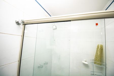 Casa à venda com 345m², 4 quartos e 3 vagasBanheiro 1- Box e chuveiro