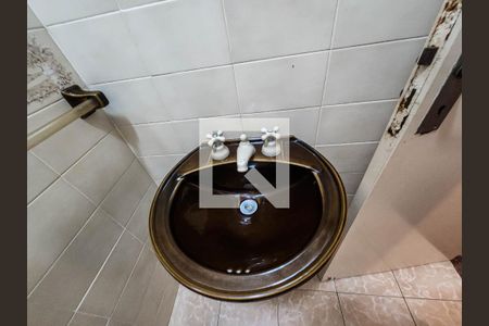 Banheiro de apartamento para alugar com 1 quarto, 56m² em Pitangueiras, Guarujá