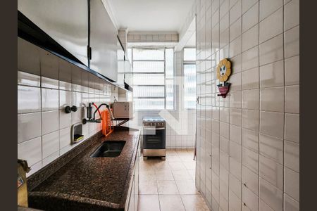 Cozinha de apartamento para alugar com 1 quarto, 56m² em Pitangueiras, Guarujá