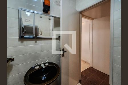 Banheiro de apartamento para alugar com 1 quarto, 56m² em Pitangueiras, Guarujá