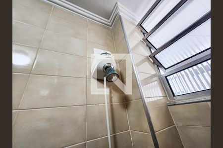 Banheiro de apartamento para alugar com 1 quarto, 56m² em Pitangueiras, Guarujá
