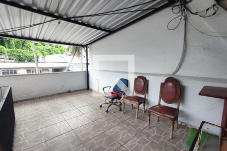 Casa à venda com 100m², 3 quartos e 1 vaga Casa à venda com 100m², 3 quartos e 1 vagaVaranda