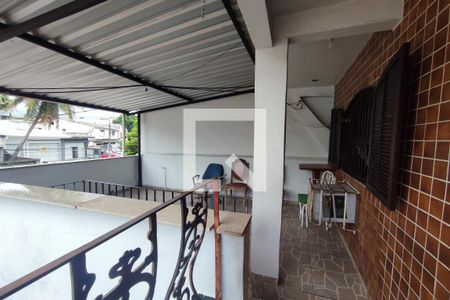 Casa à venda com 100m², 3 quartos e 1 vaga Casa à venda com 100m², 3 quartos e 1 vagaVaranda