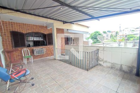 Casa à venda com 100m², 3 quartos e 1 vaga Casa à venda com 100m², 3 quartos e 1 vagaVaranda