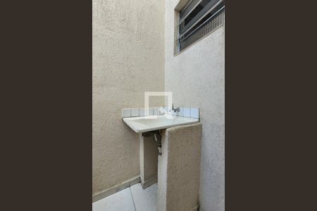 Casa para alugar com 132m², 2 quartos e 1 vaga Casa para alugar com 132m², 2 quartos e 1 vagaLavanderia