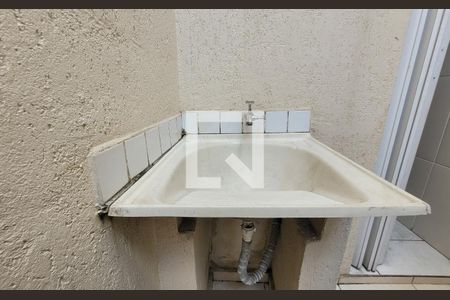 Casa para alugar com 132m², 2 quartos e 1 vaga Casa para alugar com 132m², 2 quartos e 1 vagaLavanderia