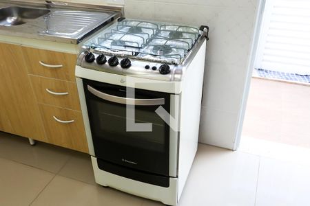 Kitnet cozinha  de casa para alugar com 1 quarto, 20m² em Cidade Intercap, Taboão da Serra