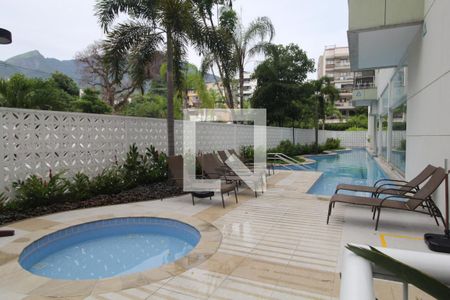 Apartamento à venda com 64m², 2 quartos e 1 vagaÁrea comum - Piscina