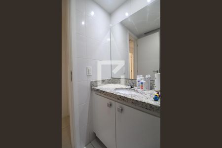 Apartamento à venda com 64m², 2 quartos e 1 vagaBanheiro Social