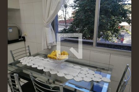 Casa à venda com 3 quartos, 213m² em Jardim Aeroporto, São Paulo