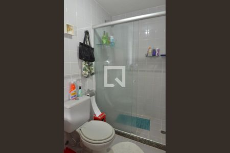 Apartamento à venda com 71m², 2 quartos e 2 vagas Apartamento à venda com 71m², 2 quartos e 2 vagasBanheiro da Suíte