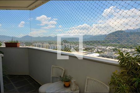 Apartamento à venda com 71m², 2 quartos e 2 vagas Apartamento à venda com 71m², 2 quartos e 2 vagasVaranda