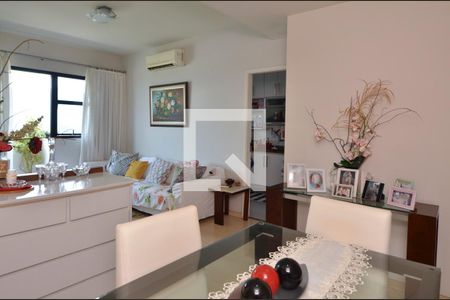 Apartamento à venda com 71m², 2 quartos e 2 vagas Apartamento à venda com 71m², 2 quartos e 2 vagasSala
