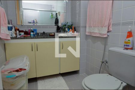 Apartamento à venda com 71m², 2 quartos e 2 vagas Apartamento à venda com 71m², 2 quartos e 2 vagasBanheiro da Suíte