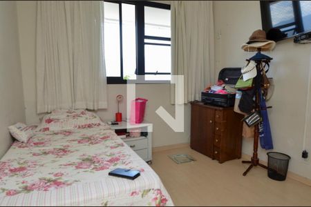 Apartamento à venda com 71m², 2 quartos e 2 vagas Apartamento à venda com 71m², 2 quartos e 2 vagasQuarto