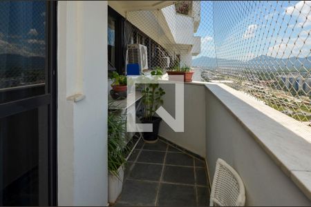 Apartamento à venda com 71m², 2 quartos e 2 vagas Apartamento à venda com 71m², 2 quartos e 2 vagasVaranda