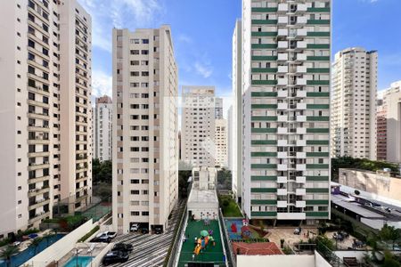 Vista de apartamento à venda com 2 quartos, 59m² em Moema, São Paulo