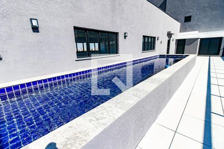 Studio à venda com 28m², 1 quarto e 1 vaga Studio à venda com 28m², 1 quarto e 1 vagaÁrea comum - Piscina
