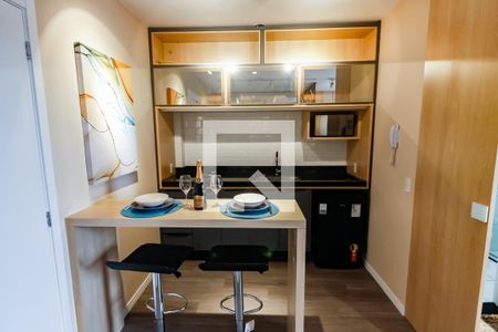 Studio à venda com 28m², 1 quarto e 1 vaga Studio à venda com 28m², 1 quarto e 1 vagaCozinha - Armários