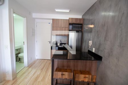 Cozinha de apartamento para alugar com 1 quarto, 38m² em Cidade Monções, São Paulo