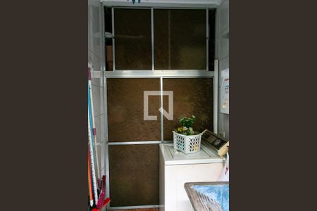 Casa à venda com 183m², 2 quartos e 2 vagas Casa à venda com 183m², 2 quartos e 2 vagasLavanderia