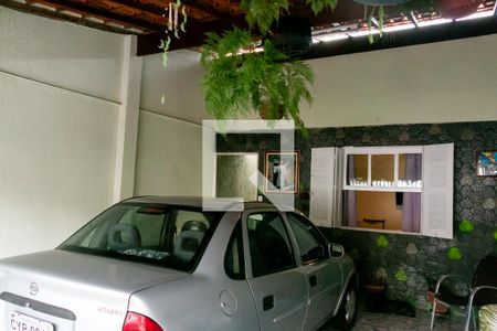 Casa à venda com 183m², 2 quartos e 2 vagas Casa à venda com 183m², 2 quartos e 2 vagasGaragem