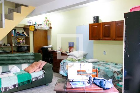 Casa à venda com 183m², 2 quartos e 2 vagas Casa à venda com 183m², 2 quartos e 2 vagasEdícula