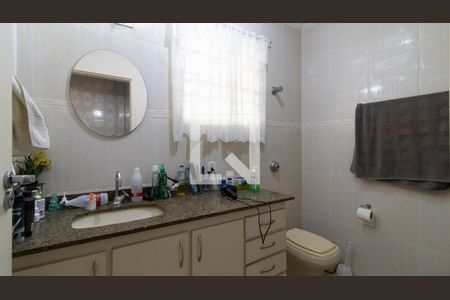 Casa à venda com 300m², 3 quartos e 4 vagasBanheiro