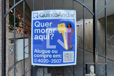 Casa à venda com 186m², 3 quartos e 2 vagas Casa à venda com 186m², 3 quartos e 2 vagasFachada