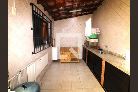 Casa à venda com 137m², 4 quartos e 3 vagasQuintal