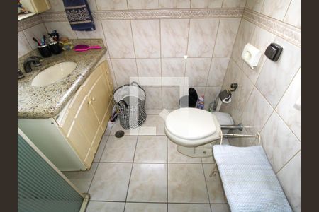 Casa à venda com 137m², 4 quartos e 3 vagasBanheiro da Suíte 1