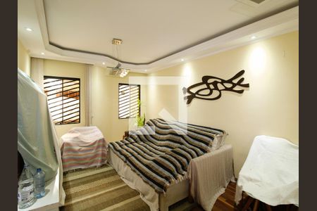 Sala de casa à venda com 4 quartos, 137m² em Vila Santa Terezinha (zona Norte), São Paulo